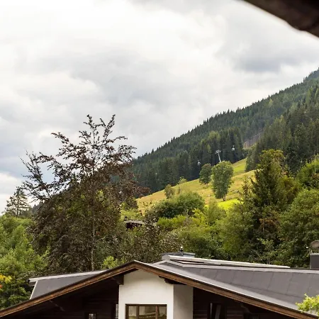 In Near Slopes * Saalbach-Hinterglemm